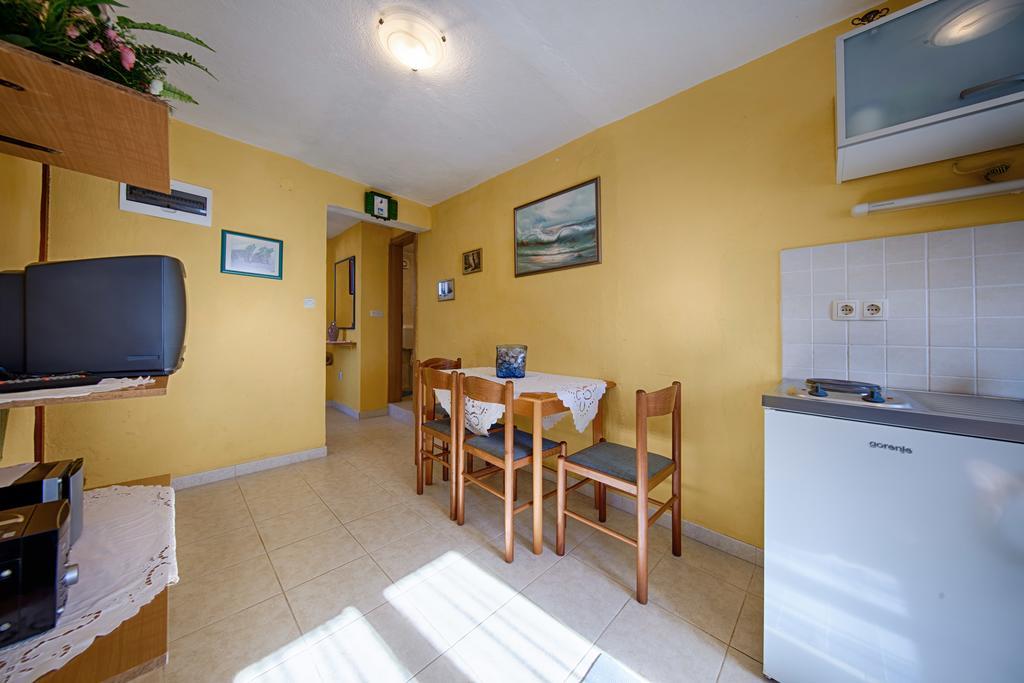 Apartments Pol Murvu Vis Exterior foto